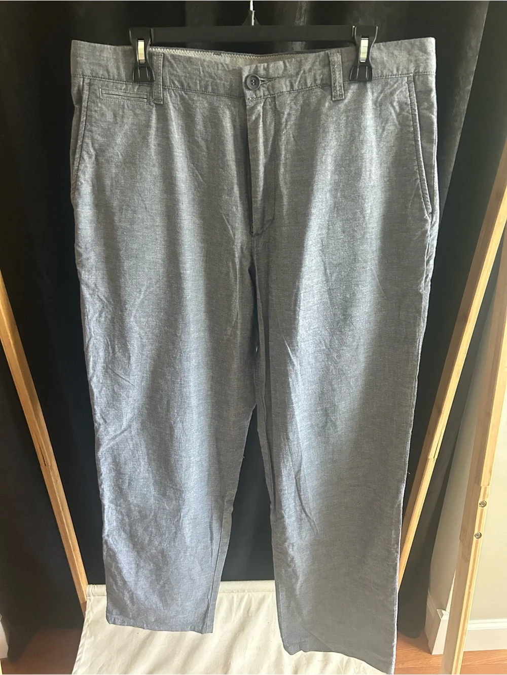 Dockers Men's Light Gray Chino Pants - Straight Fit